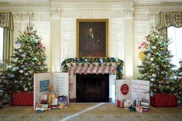 Jill Biden unveils this year's White House holiday decorations